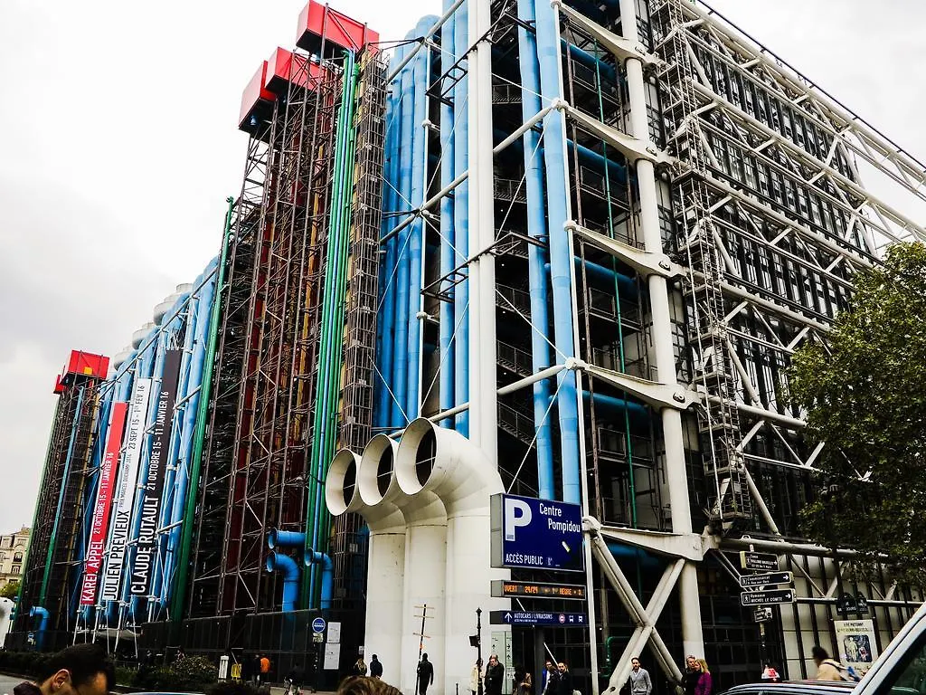Studio Petit Pompidou Paris
