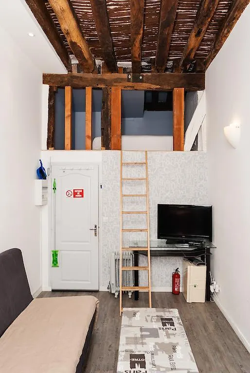 Apartment Studio Petit Pompidou Paris France