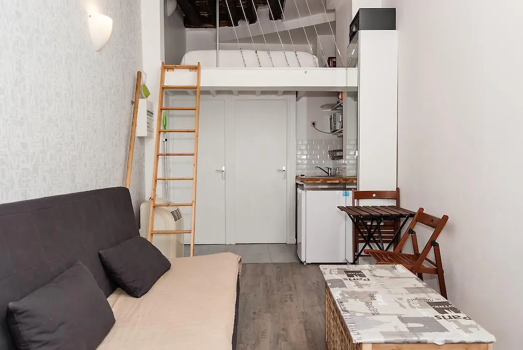 Studio Petit Pompidou Paris France
