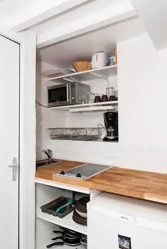 Studio Petit Pompidou Paris 0*,  France