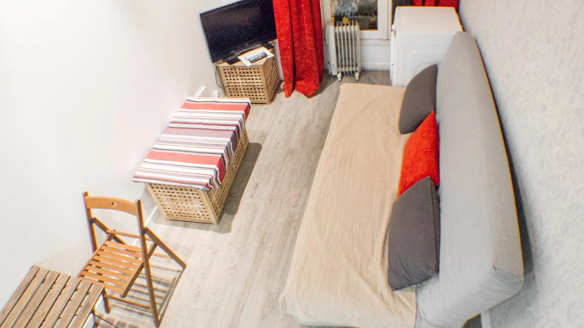 Studio Petit Pompidou Paris France